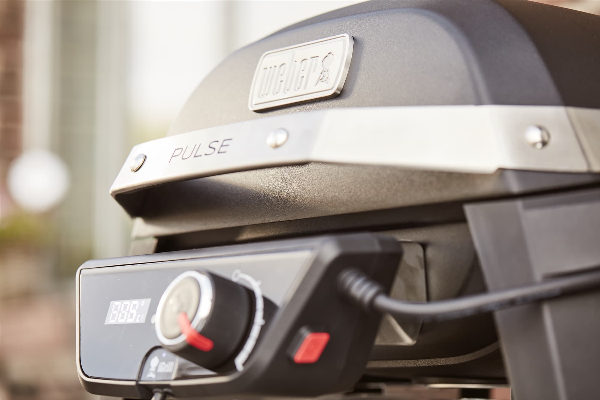Pulse_1000_with_stand_04731.jpg
