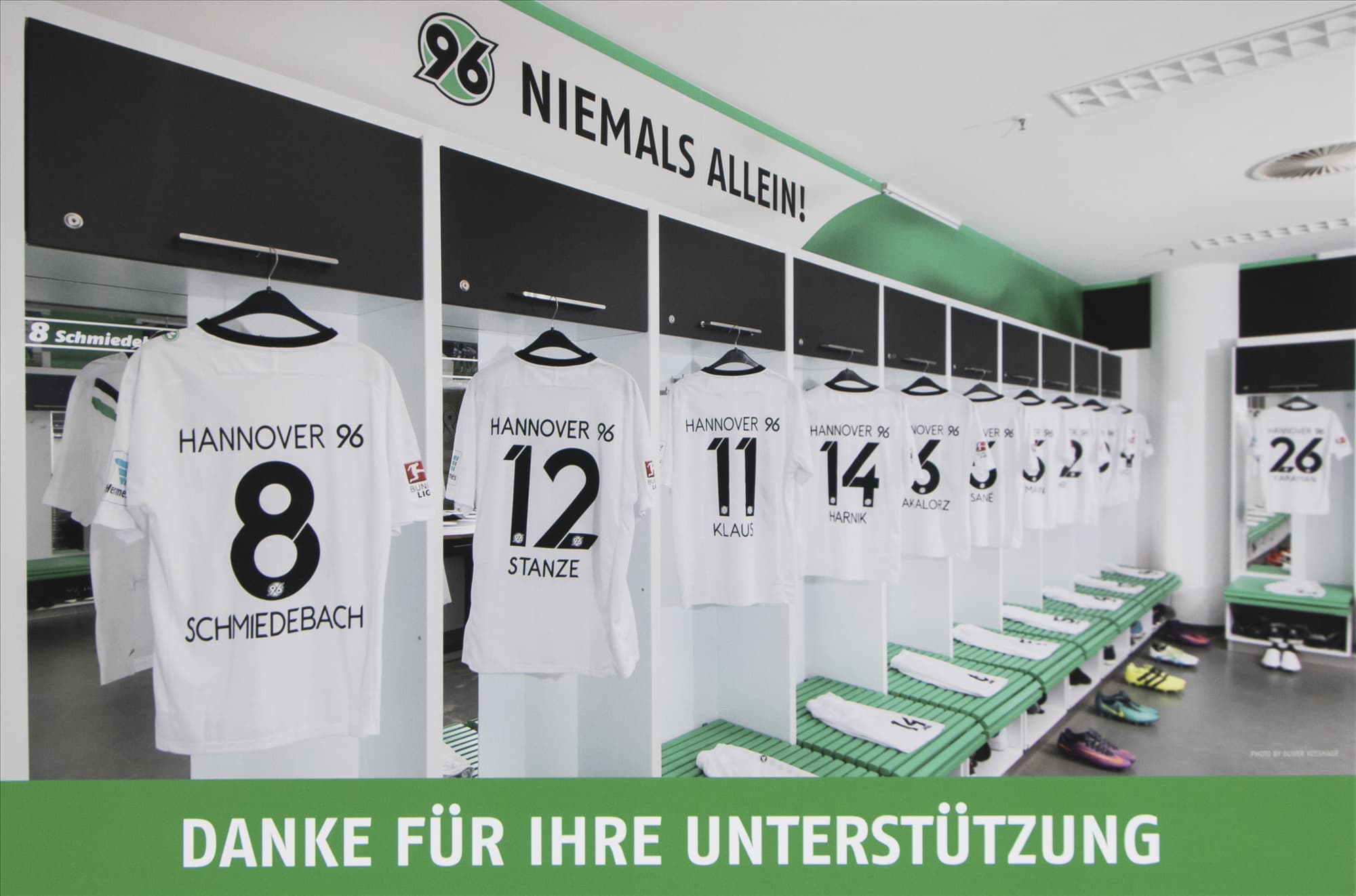 Stanze_Hannover_Trikots1.jpg