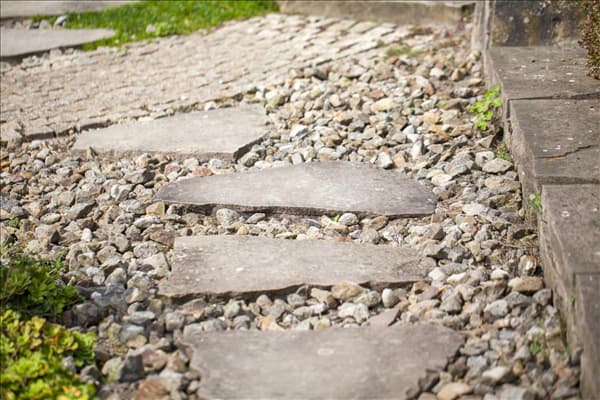 Wege im Garten